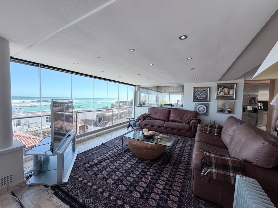 7 Bedroom Property for Sale in Bloubergstrand Western Cape